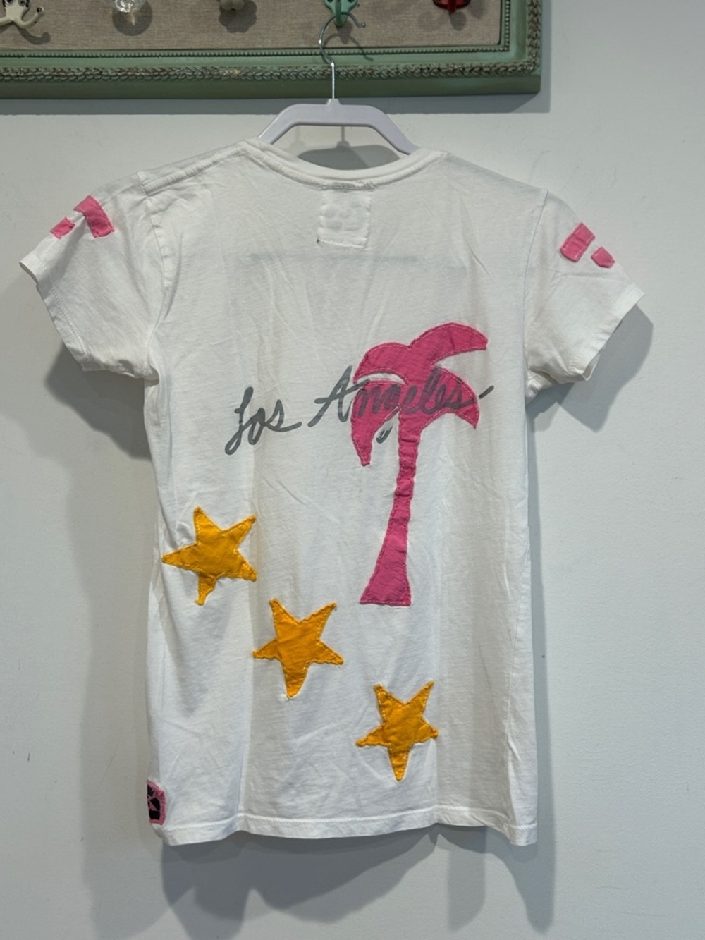 Gotcha Surfer T-shirt White Short-Sleeve Tee with Pink Palm & Yellow Stars